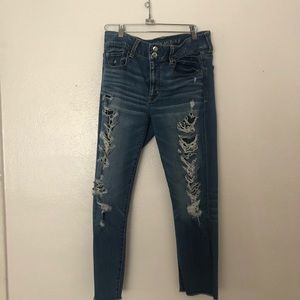 American eagle ripped capris.